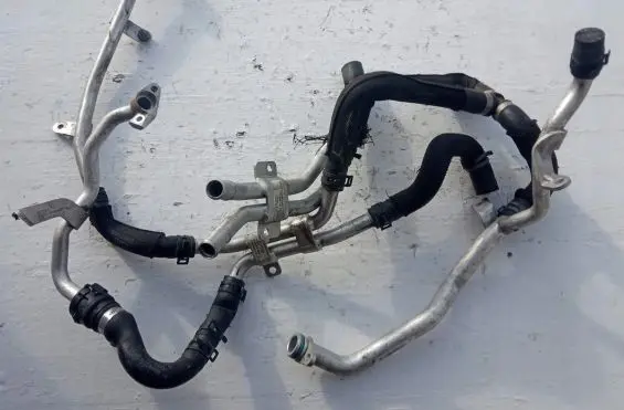 Audi Q7 4M Engine coolant pipe/hose 059121065EH 4M0265235B