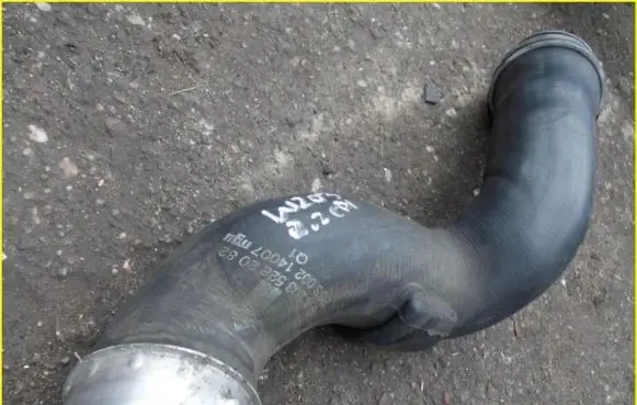Mercedes-Benz C W203 Intercooler hose/pipe