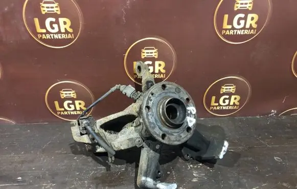 Volkswagen Golf V Front wheel hub spindle knuckle