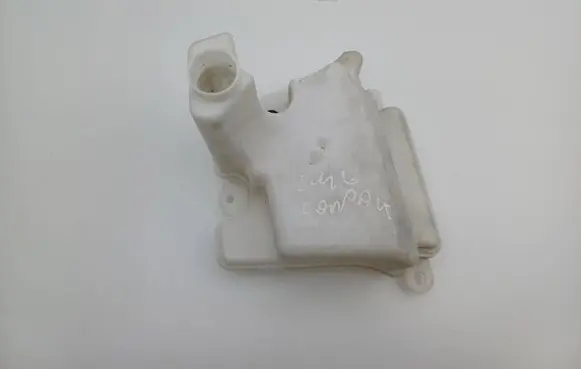 BMW 3 E46 Windshield washer fluid reservoir/tank 7003353