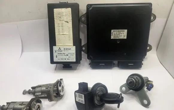 Mitsubishi Colt Engine control unit/module ECU A135103479