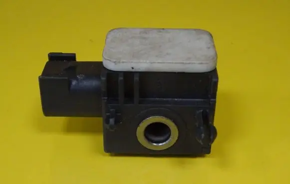 KIA Carens I Airbag deployment crash/impact sensor 959201D000
