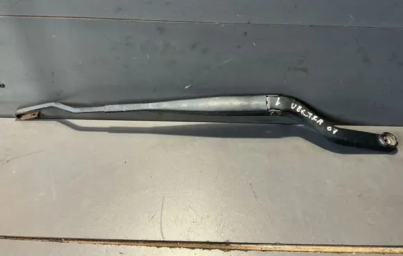 Opel Vectra C Front wiper blade arm 13188260