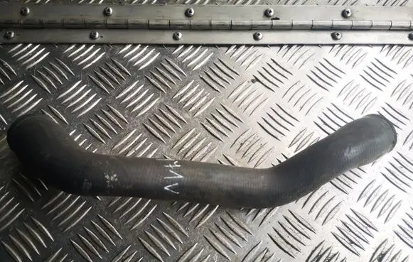 Volvo XC90 Engine coolant pipe/hose 30680913