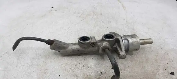 Toyota Corolla Verso AR10 Master brake cylinder 25113379