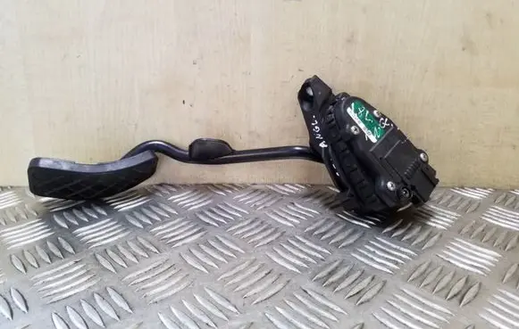 Audi A4 S4 B6 8E 8H Accelerator throttle pedal 8E2721523A