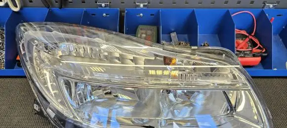 Opel Insignia A Headlight/headlamp 0102000000 1EJ00963032 0096303200000014