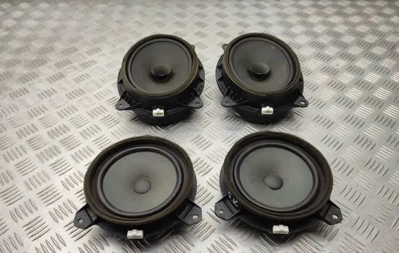 Toyota Avensis T270 Audio system kit 8616005140 861600D370