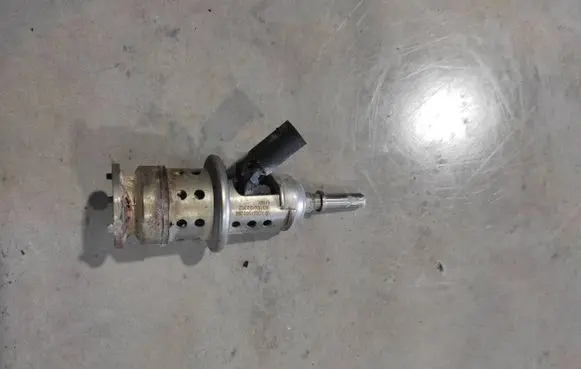 Mercedes-Benz Sprinter W906 AdBlue injector A0004900200 1831100123202