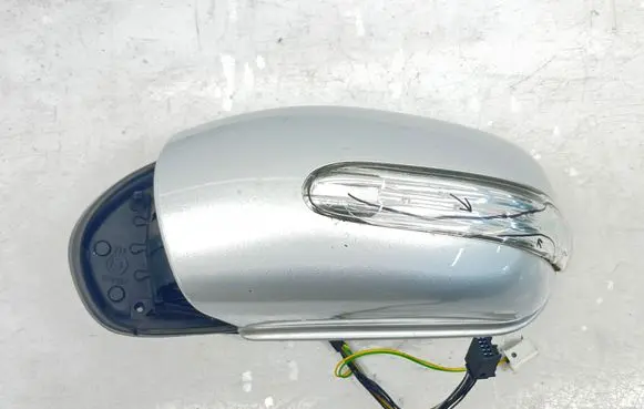 Mercedes-Benz C W203 Front door electric wing mirror 413133419