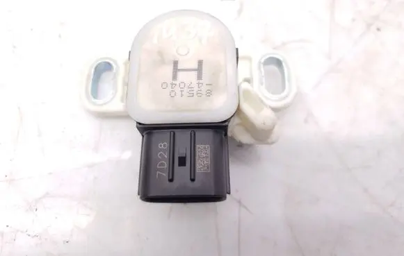 Toyota C-HR I Brake pedal sensor switch 8951047040