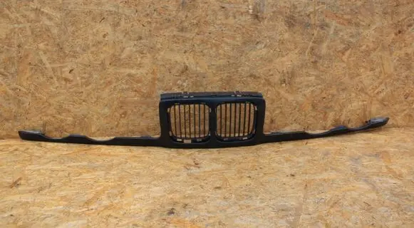 BMW 7 E32 Front bumper upper radiator grill