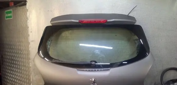 Peugeot 208 I Tailgate/trunk/boot lid 