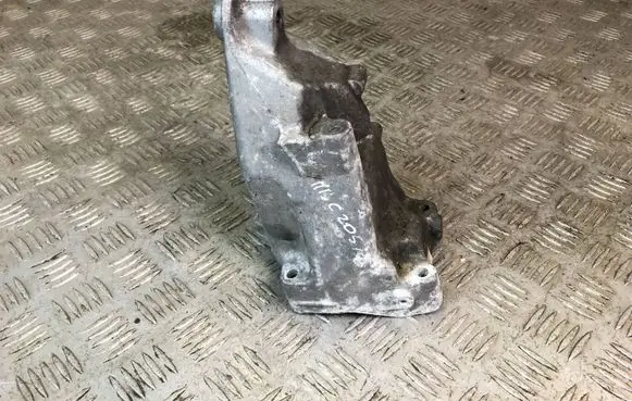 Mercedes-Benz C W205 Engine mounting bracket A6512234304