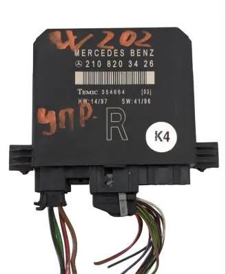 Mercedes-Benz C W202 Door control unit/module 2108203426