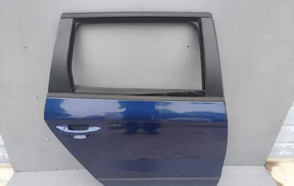 Volkswagen PASSAT B6 Rear door 3C9833056D