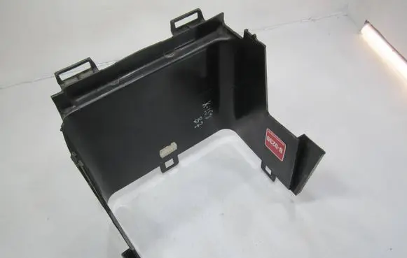 Volkswagen PASSAT B7 Battery box tray 3C0915336A