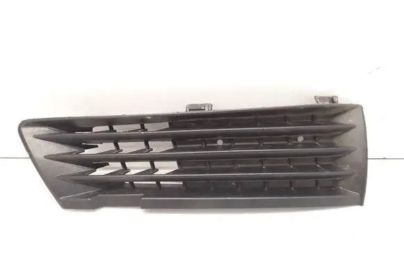 Opel Zafira B Front bumper lower grill 13124988