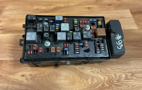 Opel Insignia A Fuse module 13222782 13255300