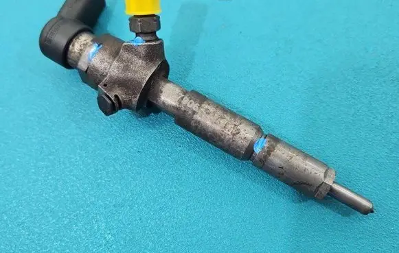 Fuel injector