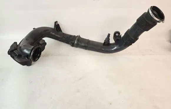 Volvo XC60 Air intake hose/pipe 31370120