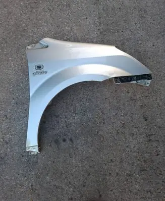 Toyota Corolla Verso E121 Fender
