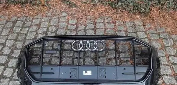 Audi Q8 Front bumper upper radiator grill 