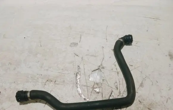 BMW 7 E65 E66 Engine coolant pipe/hose