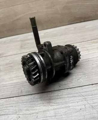 Volkswagen Transporter - Caravelle T5 Power steering pump 070145249