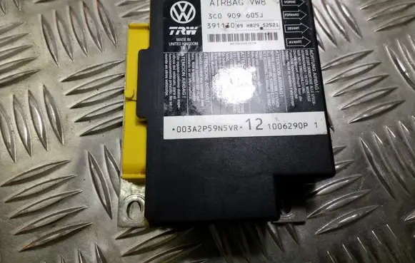Volkswagen PASSAT B6 Airbag control unit/module 3C0909605J