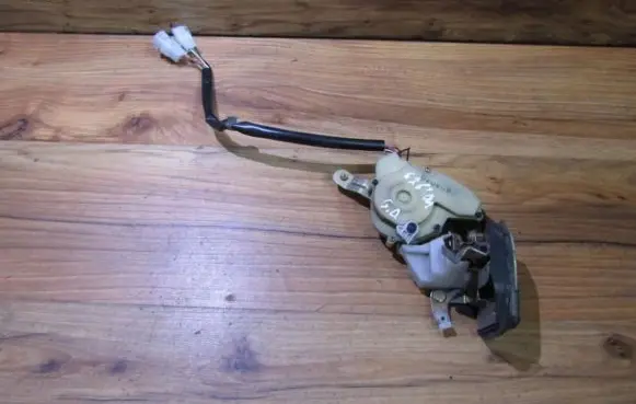 Mazda 626 Rear door lock 020128 020207