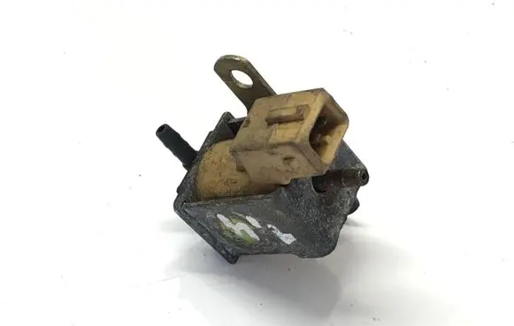 Volkswagen Golf IV Turbo solenoid valve 054906267A 72148304