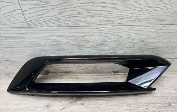 Cupra Ateca Front bumper lower grill 575825321