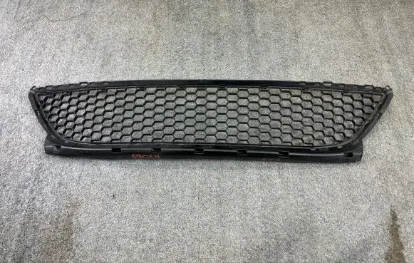 Dacia Logan I Front bumper lower grill 8200752803 K3065