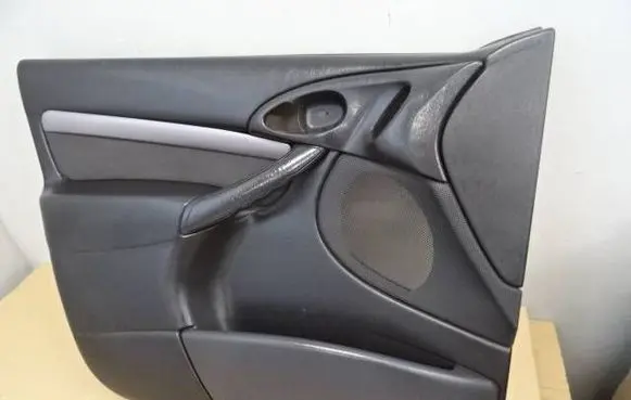 Ford Focus Front door card panel trim