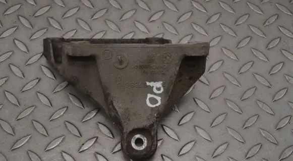 BMW 4 F32 F33 Engine mounting bracket 6788610