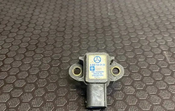 Mercedes-Benz ML W163 Air pressure sensor A0041533128