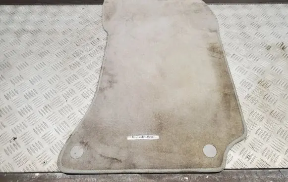 Mercedes-Benz CLS C218 X218 Front floor mat A2126807948