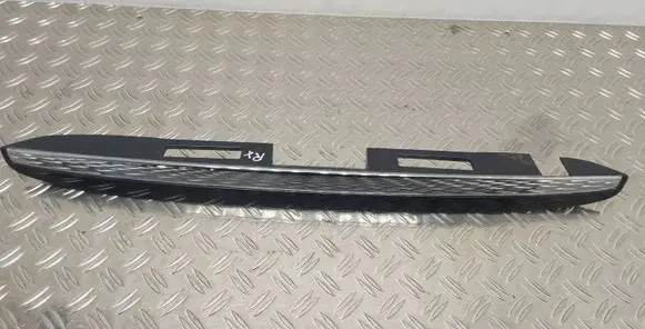 Lexus RX 300 Trunk door license plate light bar 7680148040 7680148050