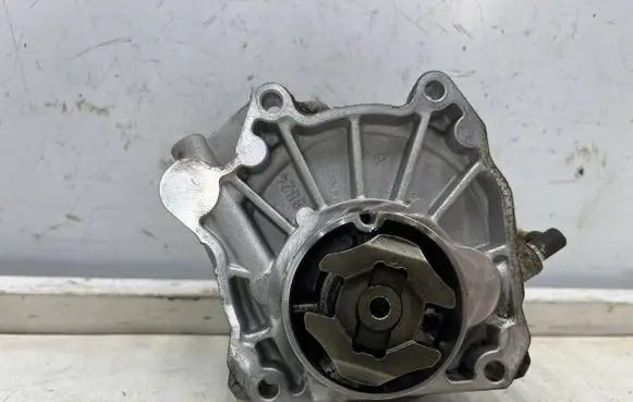 Opel Insignia A Vacuum pump 55205446