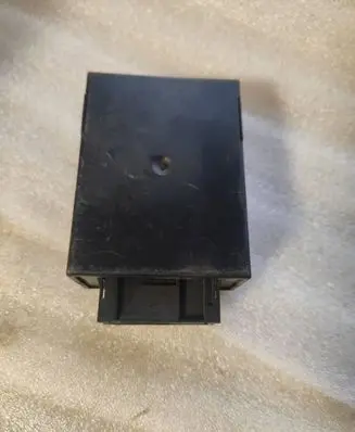 BMW 5 E39 Air suspension control unit module (rear) 37141092396 110187 05103000