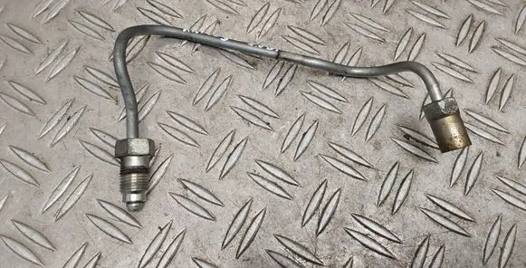 Toyota RAV 4 (XA20) Fuel injector supply line/pipe 