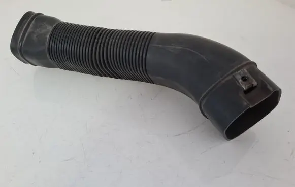 Volkswagen Fox Air intake hose/pipe 6Q0129618G