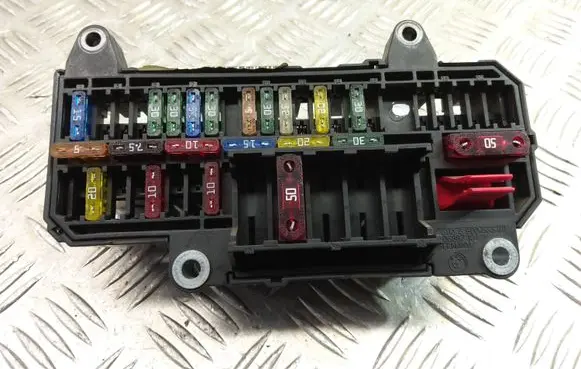BMW 7 E65 E66 Fuse module 6900583