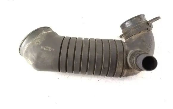 Volkswagen PASSAT B5.5 Intercooler hose/pipe 8D0129615