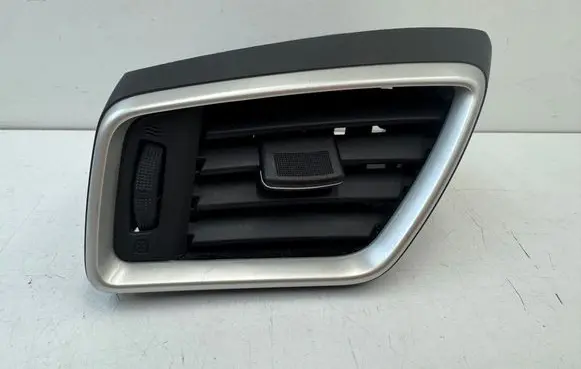 Nissan Qashqai Dashboard side air vent grill/cover trim 30490001