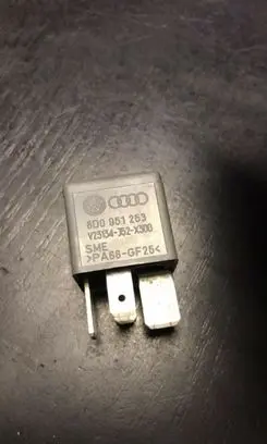 Audi A6 S6 C5 4B Other relay 8D0951253
