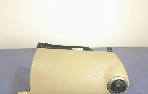 Nissan Note (E11) Passenger airbag