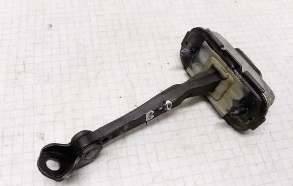 KIA Ceed Rear door check strap stopper