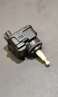 Volvo S40, V40 Headlight level adjustment motor 90492832